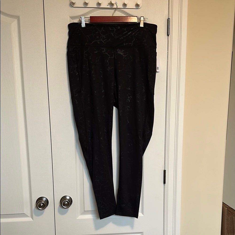 Active USA Black Patterned Leggings